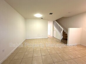 9374 W 32nd Ln in Hialeah, FL - Building Photo - Building Photo