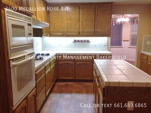 3400 Medallion Rose Ave in Bakersfield, CA - Building Photo - Building Photo