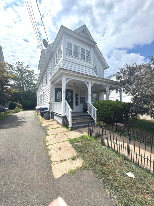 634 Washington Ave in West Haven, CT - Building Photo