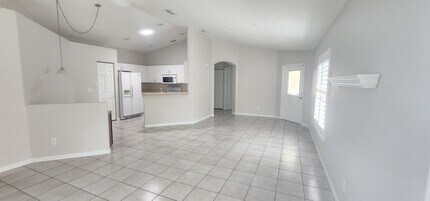 451 10th Pl in Vero Beach, FL - Building Photo - Building Photo