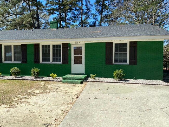 property at 708 Denby St SW