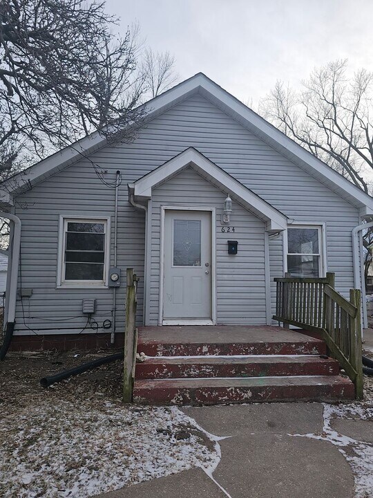 624 24th Ave in Rock Island, IL - Building Photo