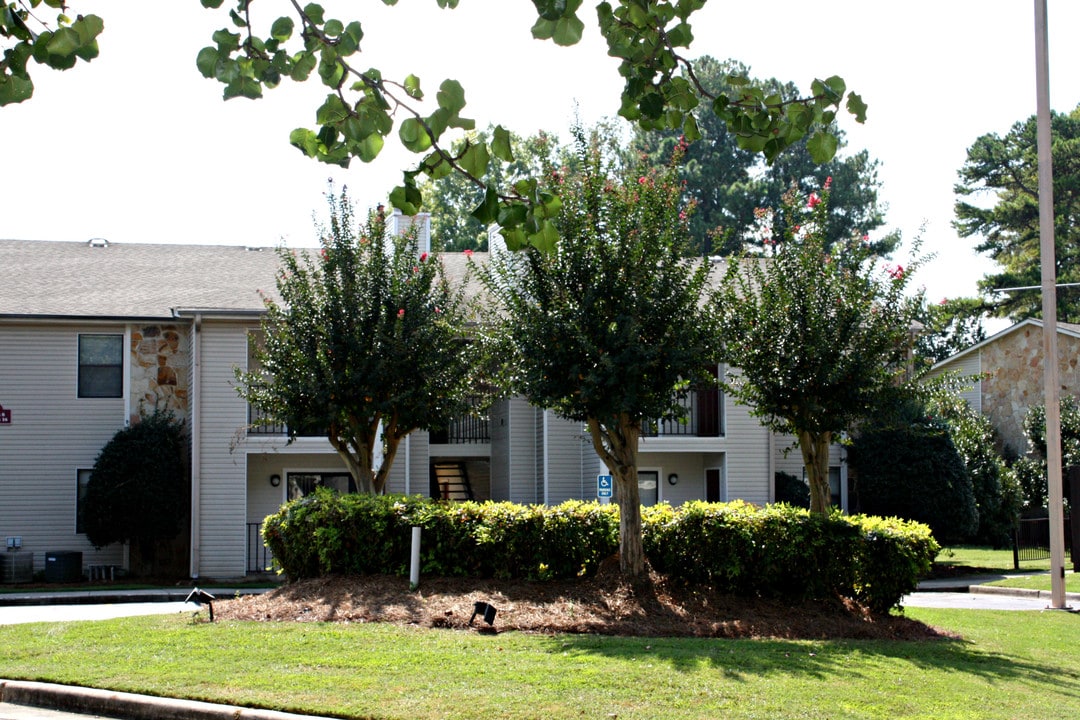 Pinehurst Apartments in Huntsville, AL - Foto de edificio