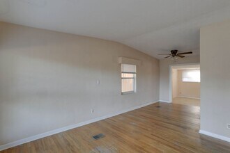 1704 Edmundshire Rd in Orlando, FL - Building Photo - Building Photo