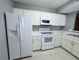 1115 Golden Lakes Blvd in Royal Palm Beach, FL - Building Photo