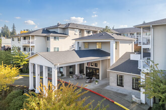 Courtyard Village in Portland, OR - Building Photo - Primary Photo