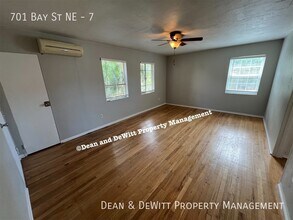 701 Bay St NE-Unit -7 in St. Petersburg, FL - Building Photo - Building Photo