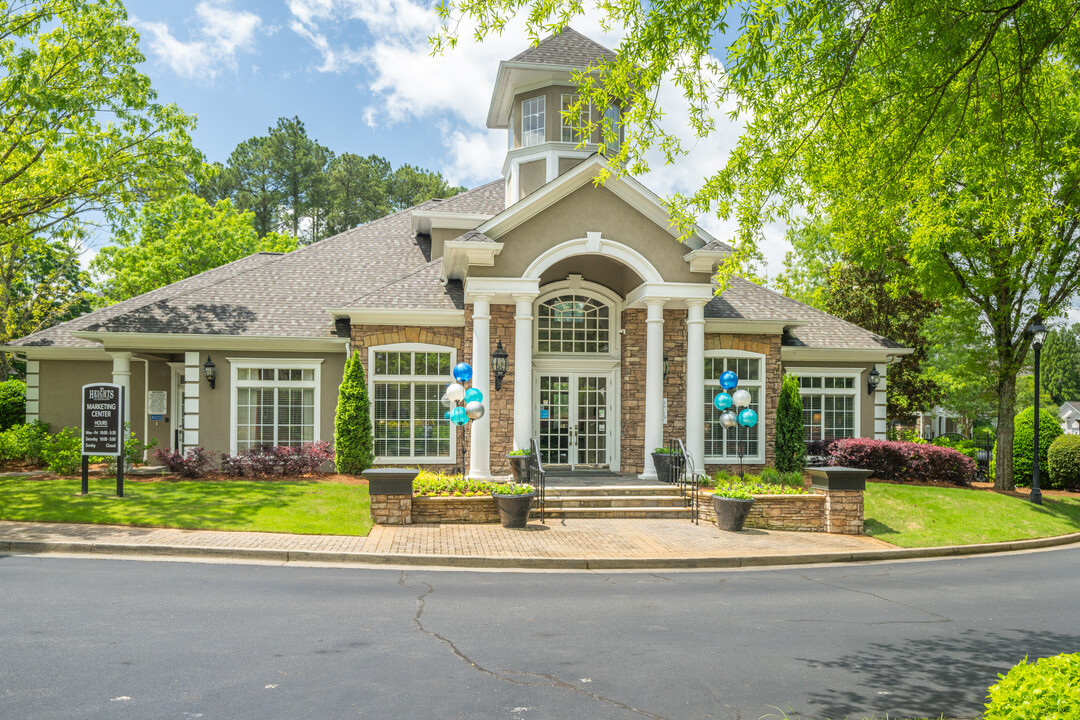 The Heights At Towne Lake in Woodstock, GA - Foto de edificio