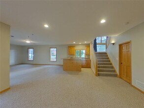 1202 Adrian Dr in Chaska, MN - Building Photo - Building Photo