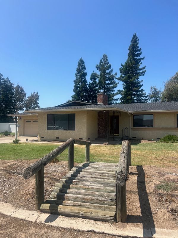 property at 10913 Dixon Rd