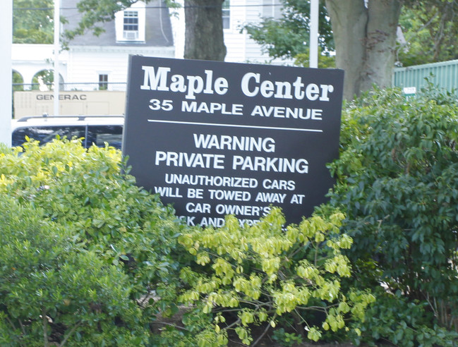 Maple Center in New Rochelle, NY - Foto de edificio - Building Photo