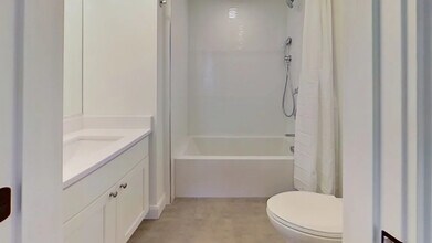8 Rush St, Unit 1 in Somerville, MA - Building Photo - Building Photo