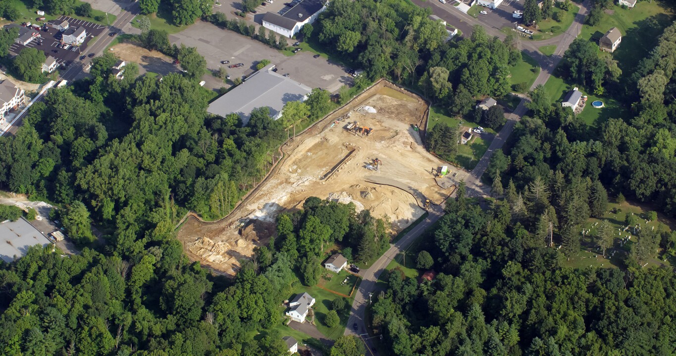 101 Laurel Hill Rd in Brookfield, CT - Building Photo