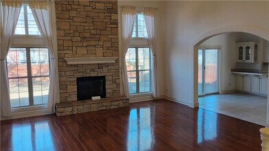 3909 NE Kensington Ave in Bentonville, AR - Foto de edificio - Building Photo