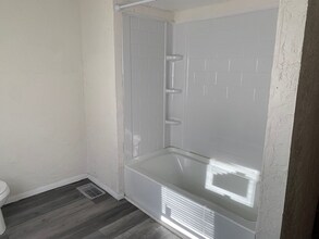 2284 Cranberry Hwy in Wareham, MA - Foto de edificio - Building Photo