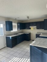 1300 Fredonia St in Springdale, AR - Building Photo