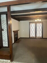 1132 N Heliotrope Dr, Unit Upper Duplex in Los Angeles, CA - Foto de edificio - Building Photo