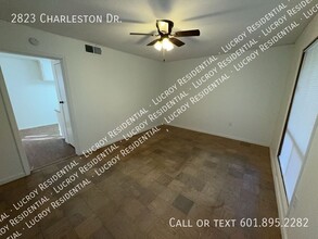 2823 Charleston Dr in Jackson, MS - Building Photo - Building Photo