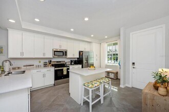 17595 Opal Sand Dr, Unit 105 in Venice, FL - Building Photo - Building Photo