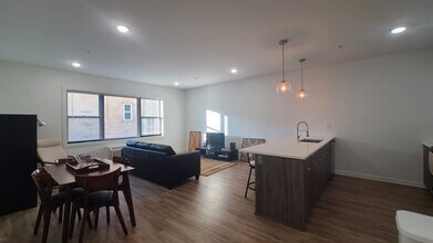 111 75th St in North Bergen, NJ - Building Photo - Building Photo