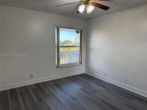 405 S Pine Island Rd in Plantation, FL - Building Photo - Building Photo