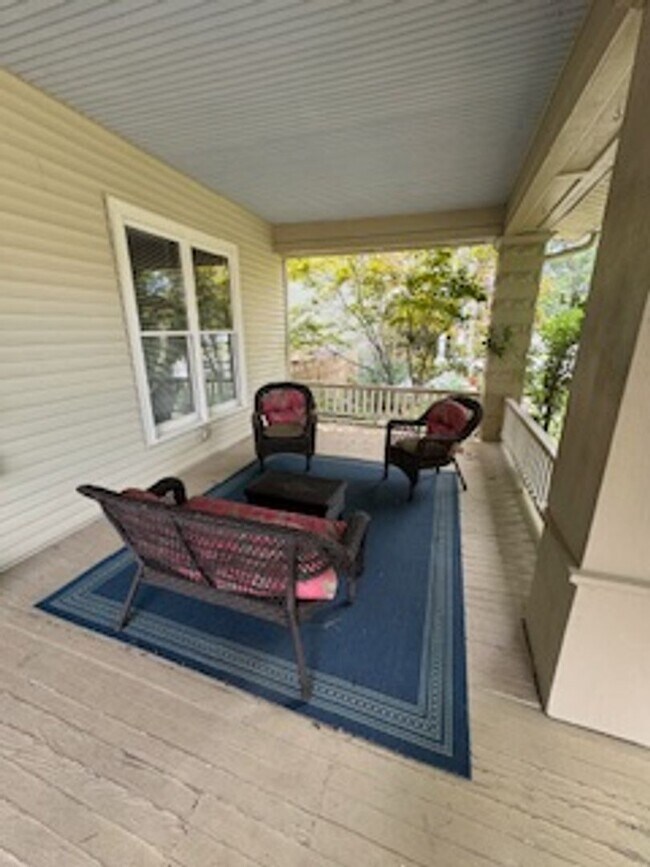 720 SE Riverside Dr, Unit A in Evansville, IN - Foto de edificio - Building Photo