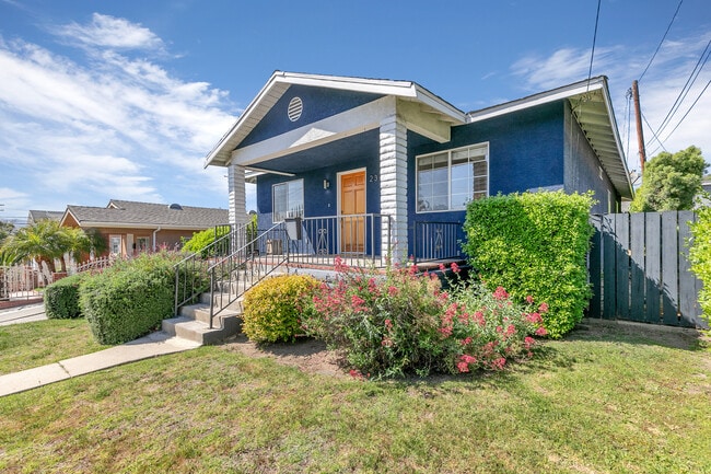 2347 Moss Ave in Los Angeles, CA - Building Photo - Building Photo
