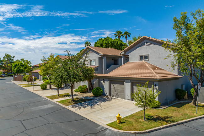 The Fairways At Arrowhead in Glendale, AZ - Building Photo - Building Photo