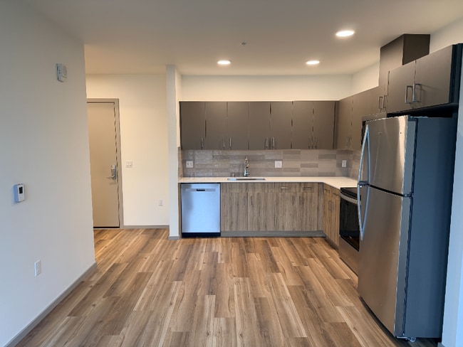 2950 NE 11th St in Renton, WA - Building Photo - Building Photo