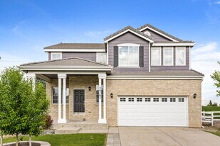 24762 E Wyoming Cir in Aurora, CO - Building Photo