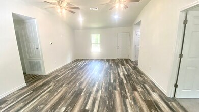 6850 Boots Ln in Milton, FL - Building Photo - Building Photo