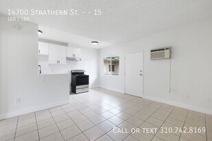 14700 Strathern St in Panorama City, CA - Building Photo