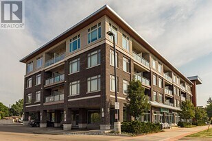 457 Plains Rd E in Burlington, ON - Building Photo