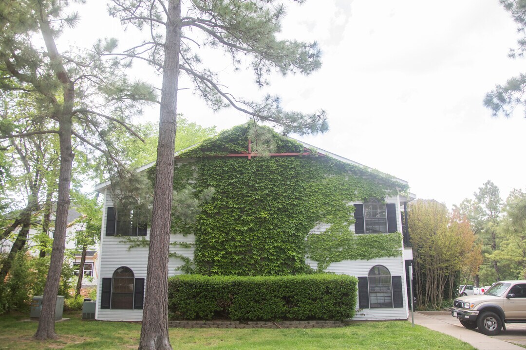 College Station Apartments in Fayetteville, AR - Foto de edificio