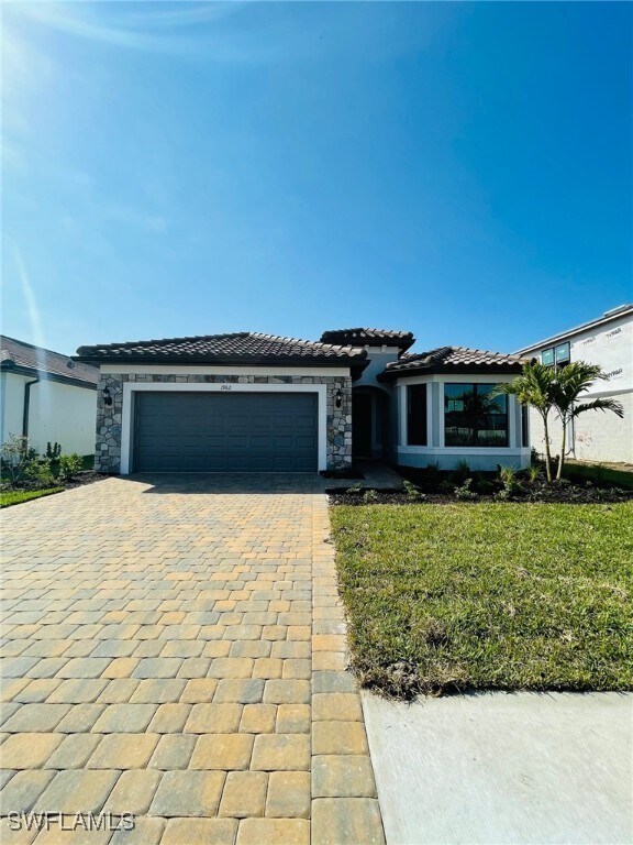 1962 Tripletail Ln in Naples, FL - Building Photo - Building Photo