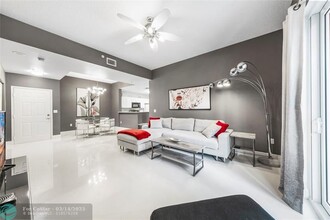 520 SE 5th Ave in Fort Lauderdale, FL - Building Photo - Building Photo