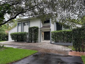 3231 Salzedo St in Coral Gables, FL - Building Photo