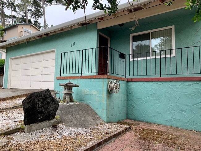 property at 825 Terry St