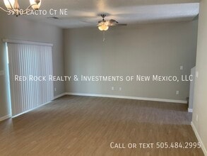 3710 Cacto Ct in Rio Rancho, NM - Foto de edificio - Building Photo