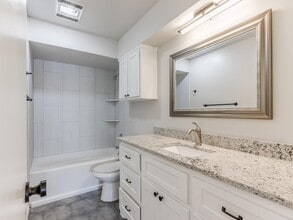 5933 N Redmond Ave in Warr Acres, OK - Building Photo - Building Photo