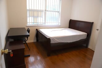 1703 Page St, Unit A in Philadelphia, PA - Foto de edificio - Building Photo