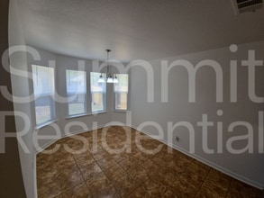 14505 Highsmith St in Austin, TX - Foto de edificio - Building Photo