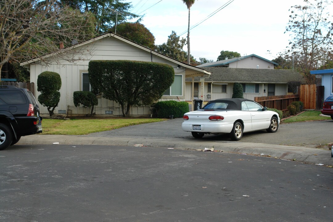 331 Higdon Ave in Mountain View, CA - Building Photo