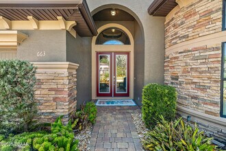 663 S Lake Dr in Ormond Beach, FL - Building Photo - Building Photo