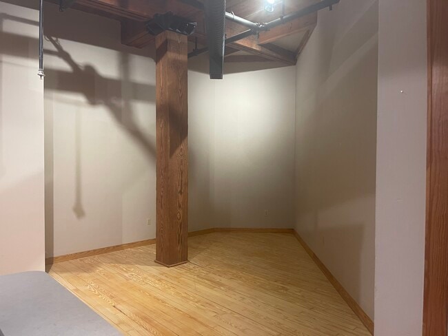 230 W Tazewell St, Unit 105 in Norfolk, VA - Foto de edificio - Building Photo