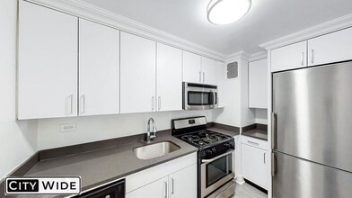 96 Fifth Ave in New York, NY - Building Photo - Building Photo