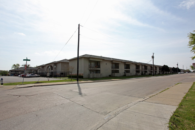 Spanish Garden Apartments in Dallas, TX - Building Photo - Building Photo