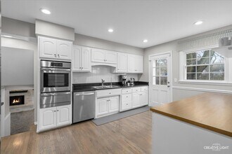 1104 N Brainard St in Naperville, IL - Building Photo - Building Photo