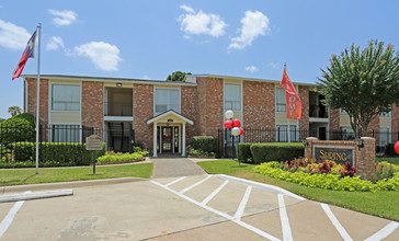 Spring Oaks Apartments in Spring, TX - Building Photo - Building Photo