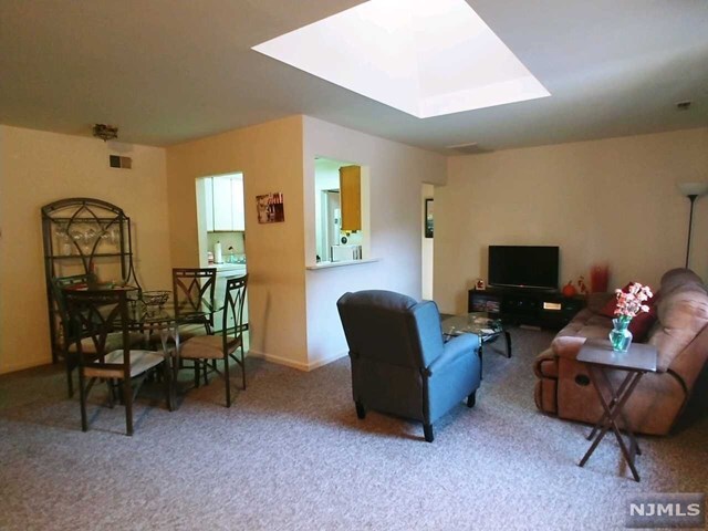 527 Franklin Ave-Unit -5 in Nutley, NJ - Building Photo - Building Photo